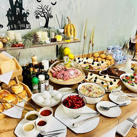 Dadiani Inn Zugdidi Eksteriør bilde